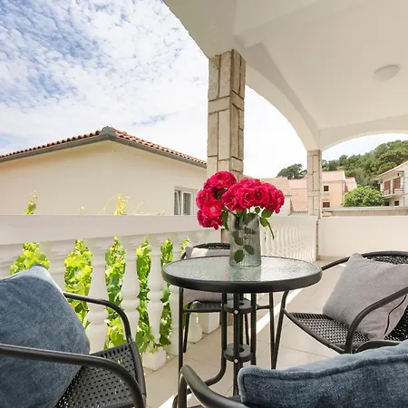 Apartments Emmeline Tisno Exterior photo