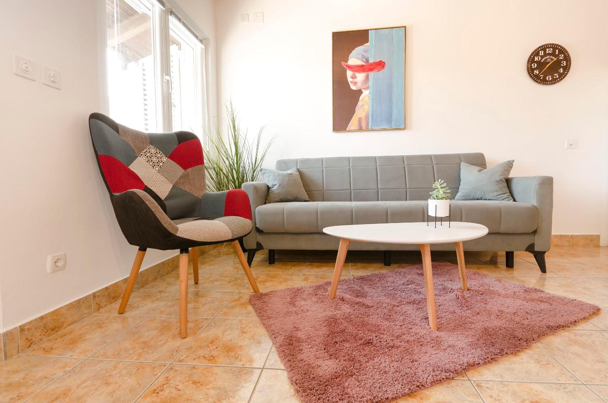 Emmeline Apartment *
